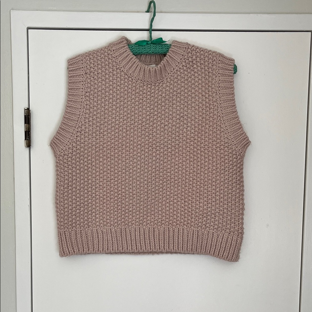 H&M Chunky Knit Sleeveless Sweater Vest